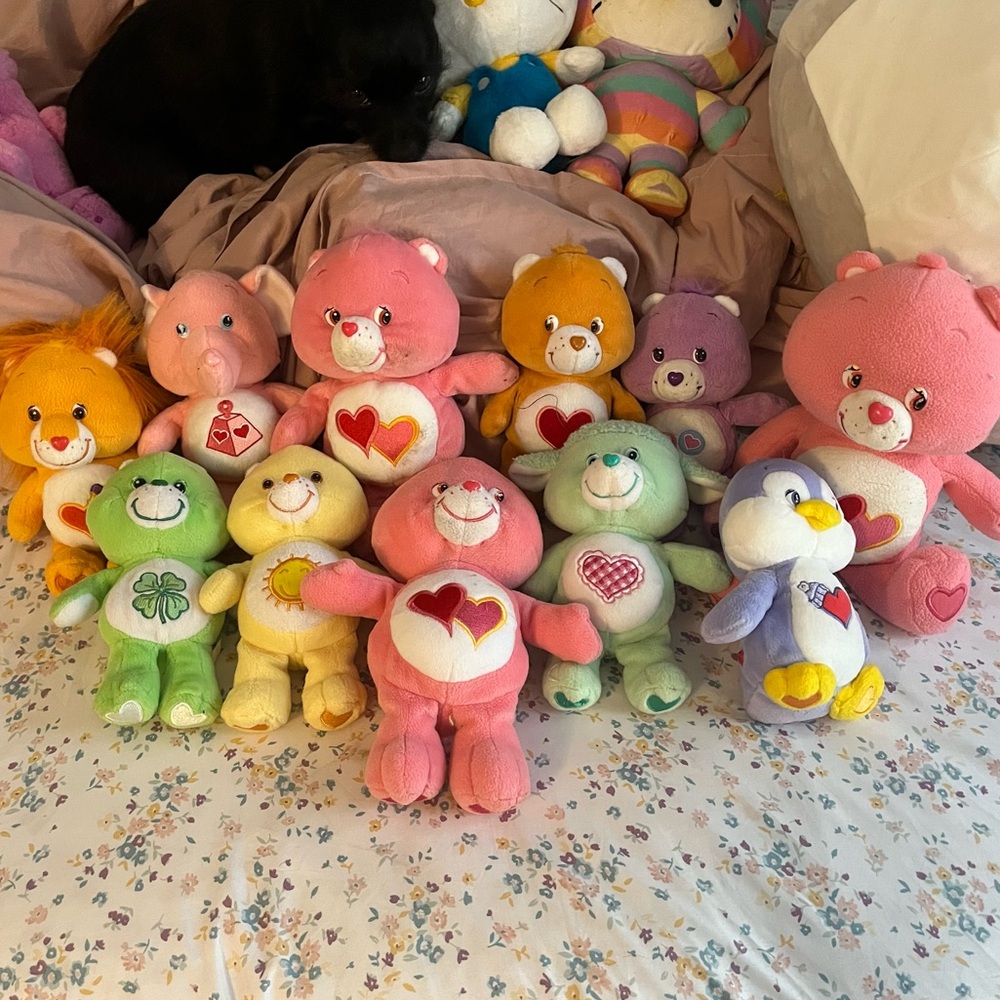 BUNDLE OF 11 2000’s RARE VINTAGE CAREBEARS